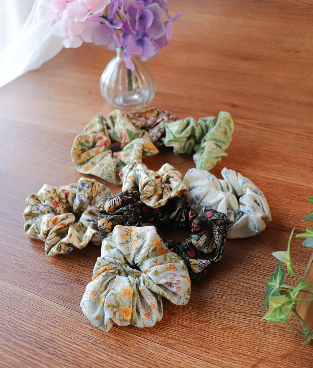 ハンドメイドシュシュM-3686♡花柄ジョーゼット♡ ハンドメイドシュシュM-3686♡花柄ジョーゼット♡ - メルカリ