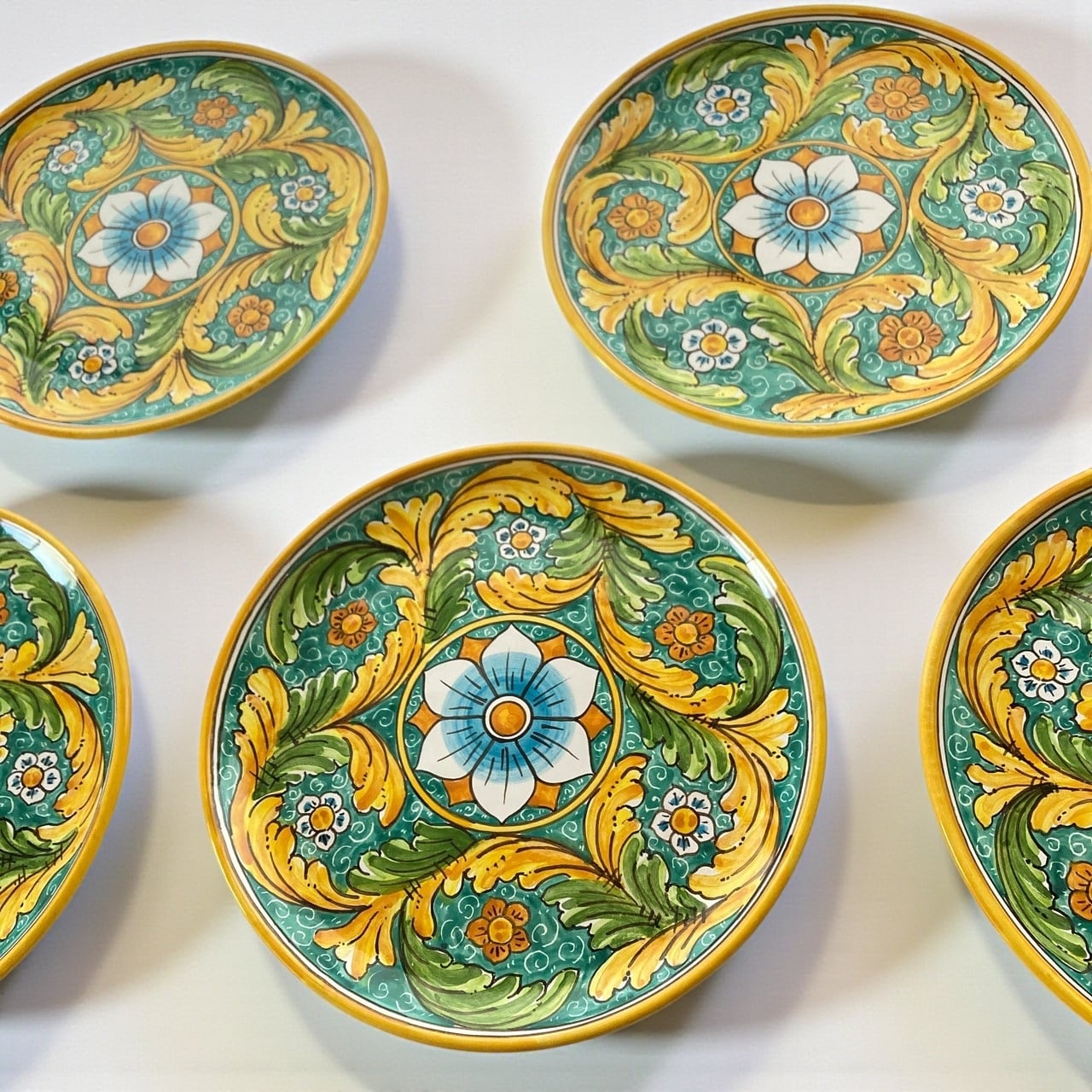 イタリア皿 チボリ プレート（サタルニア／Saturnia） フリーデザイン ｜ 北欧