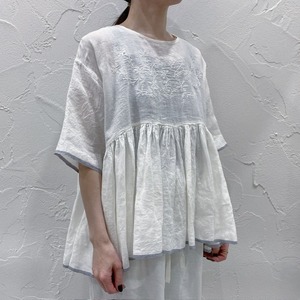 maison de soil 80'S HANDWOVEN LINEN PLAIN WITH SELVAGE RAJASTHAN TUCK GATHERED SHIRT WITH LUCKN EMB