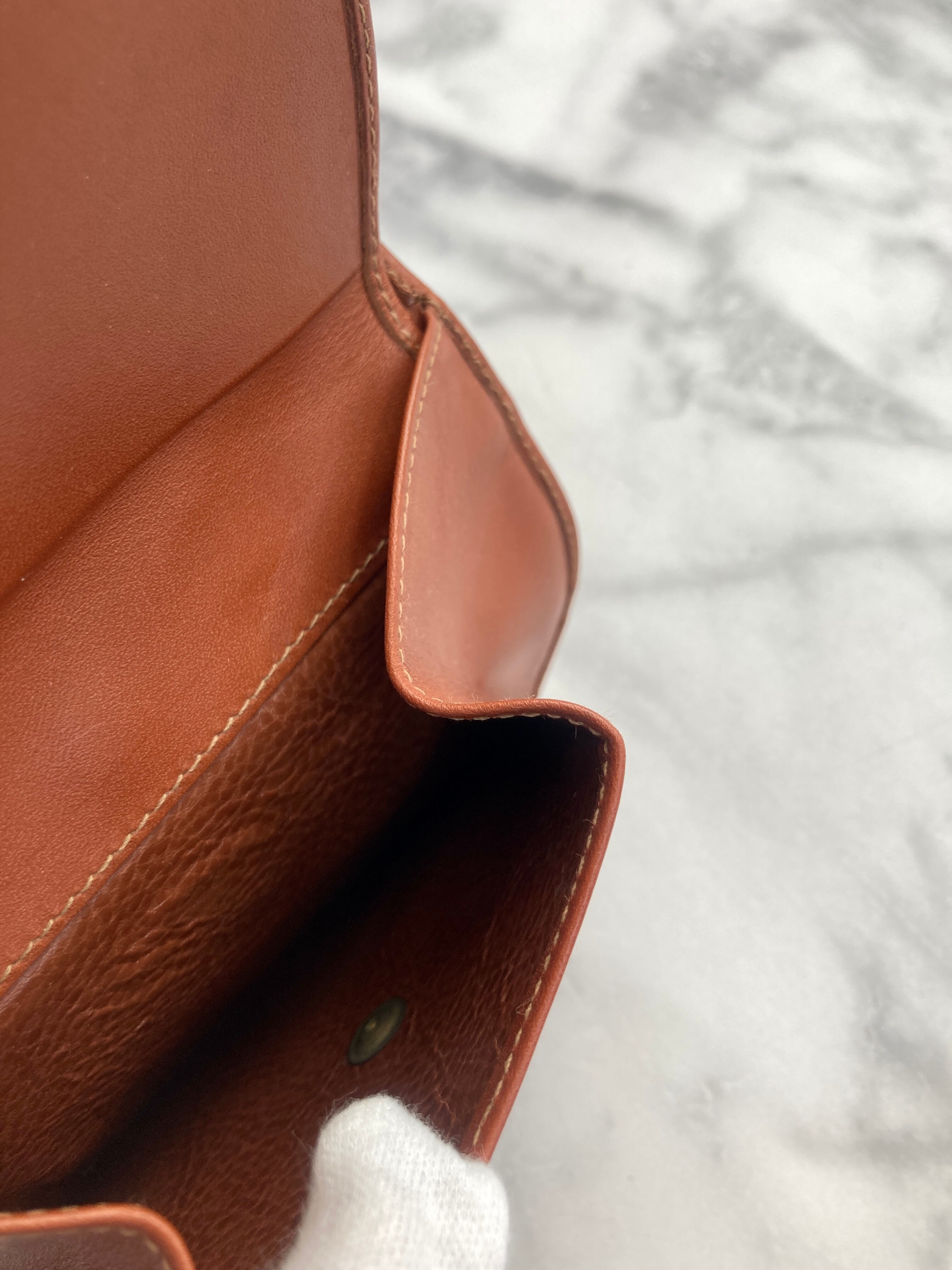 FENDI フェンディ ぺカン FF型押し レザー 二つ折り財布 財布 FENDI フェンディ ぺカン FF型押し レザー 二つ折り財布 財布