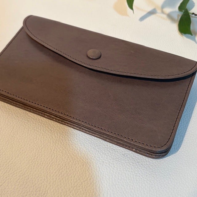 B.stuff　「フラウ」マルチコンバートメント長財布　アンモナイト