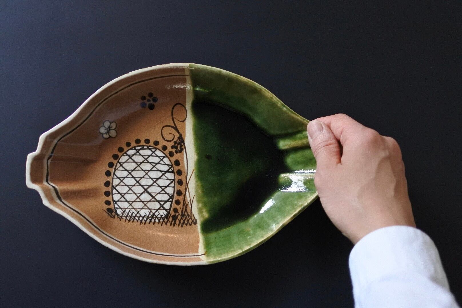 遺品整理◼️蔵のから謎の特大な灰盤？灰皿でしょうか？　名あり、箱あり　共箱　茶道具 遺品整理◼️蔵のから謎の特大な灰盤？灰皿でしょうか？ 名