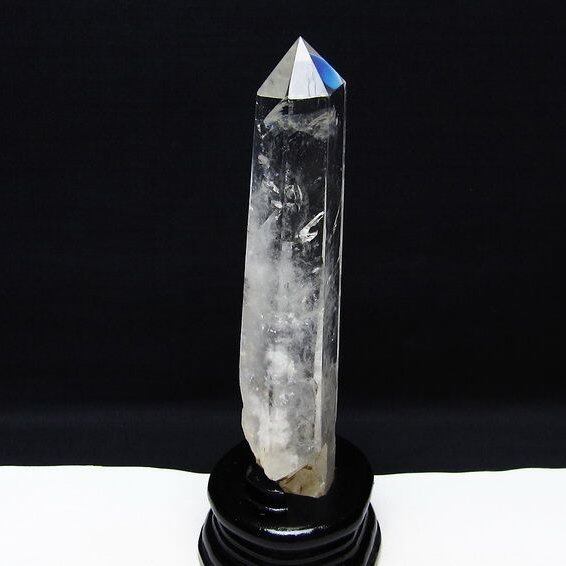 水晶 六角柱 虹入り 水晶 ポイント 台座付属 置物 原石 一点物 152-4504