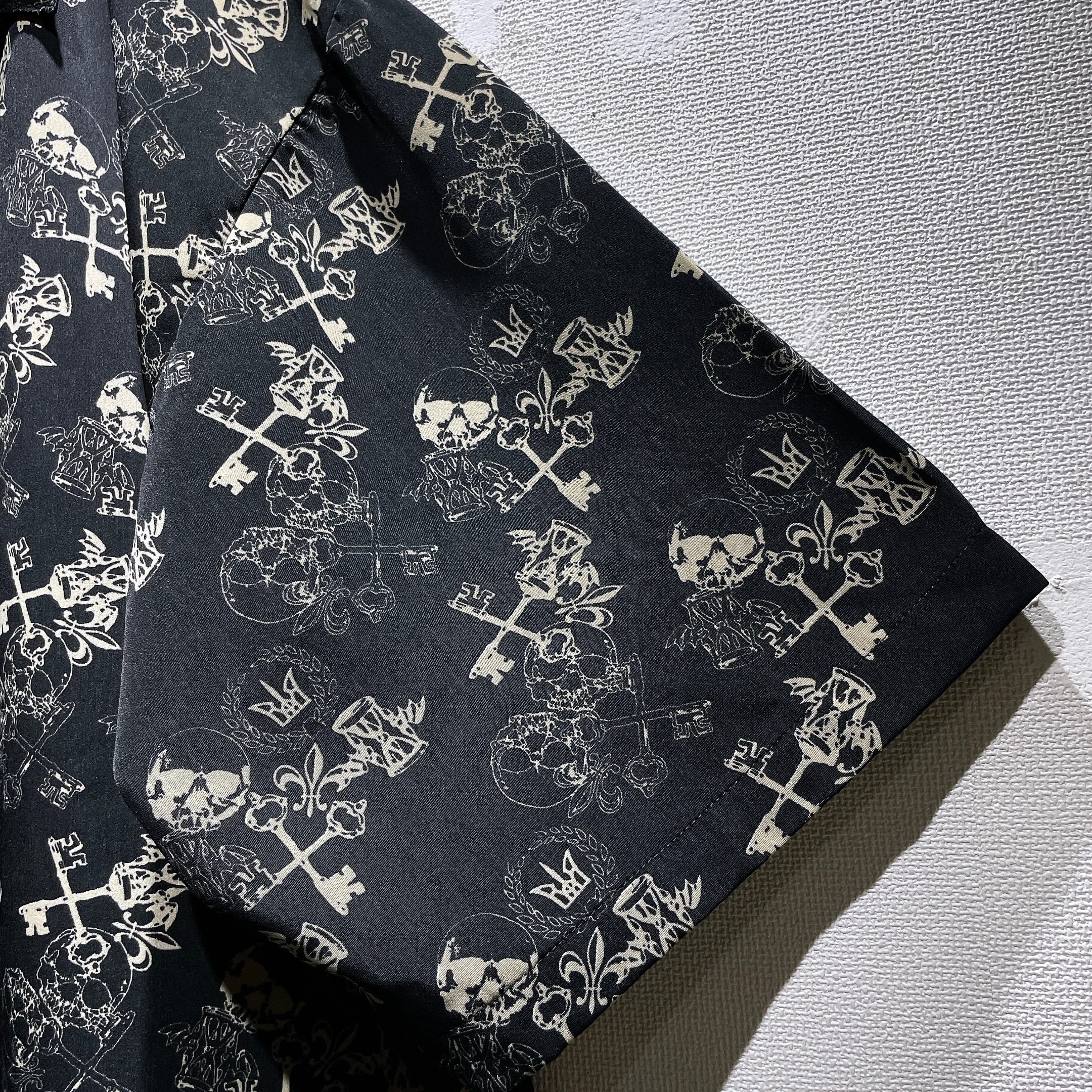 Black mode × Gothic pattern Design Drape loose SS open collar shirt