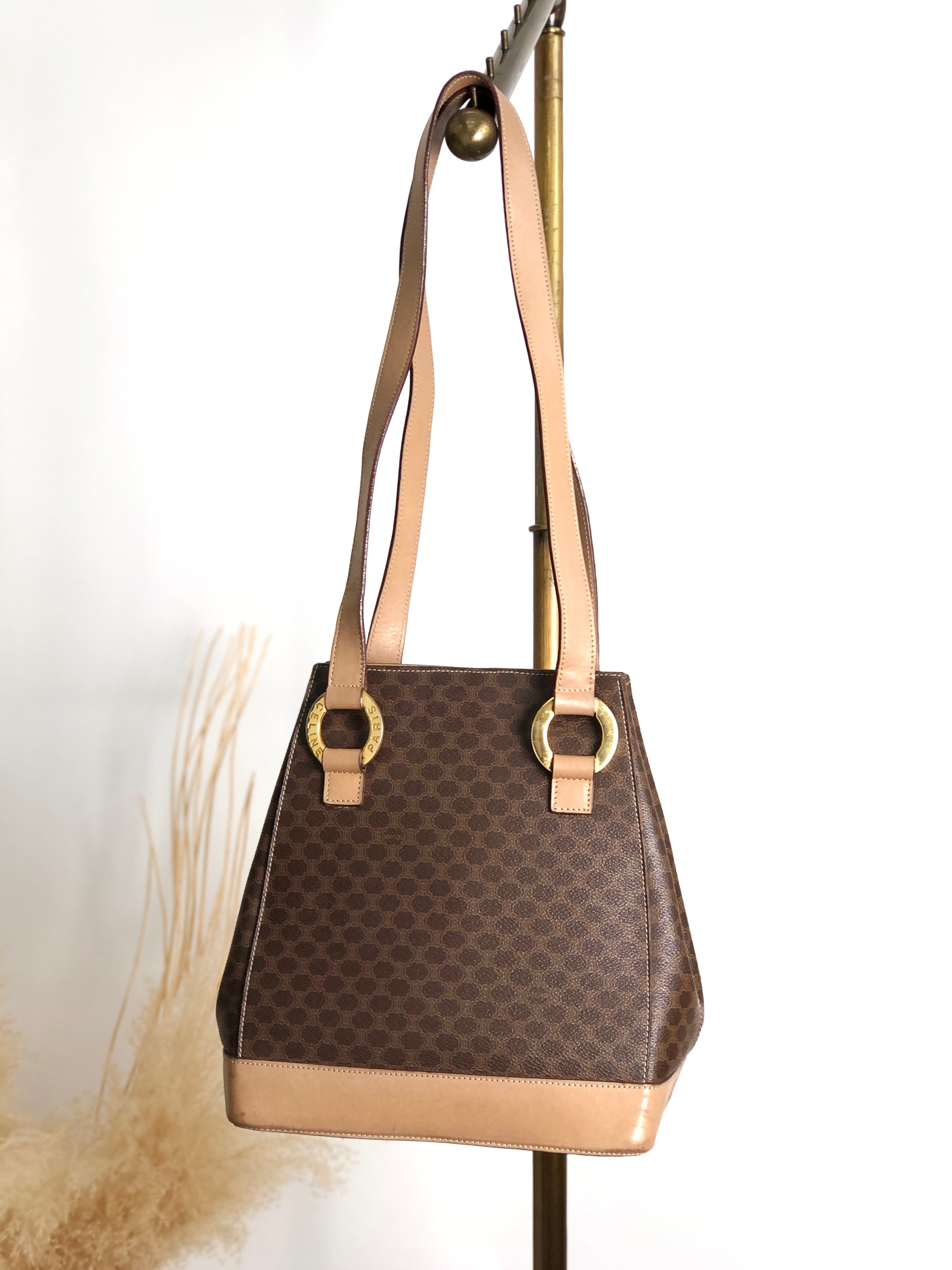 CELINE セリーヌ ヴィンテージ トリオンフ スカーフリング 未使用品 CELINE セリーヌ トリオンフ スカーフリング ゴールド vintage