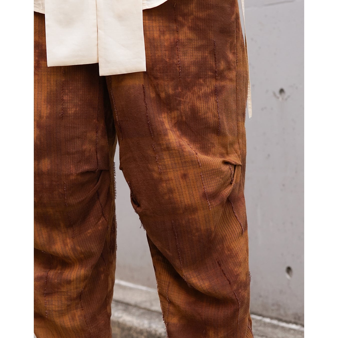 Aleksandr Manamis] (アレクサンダーマナミス) 1261068 FOLD KNEE PANT