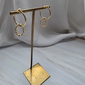 import earring C