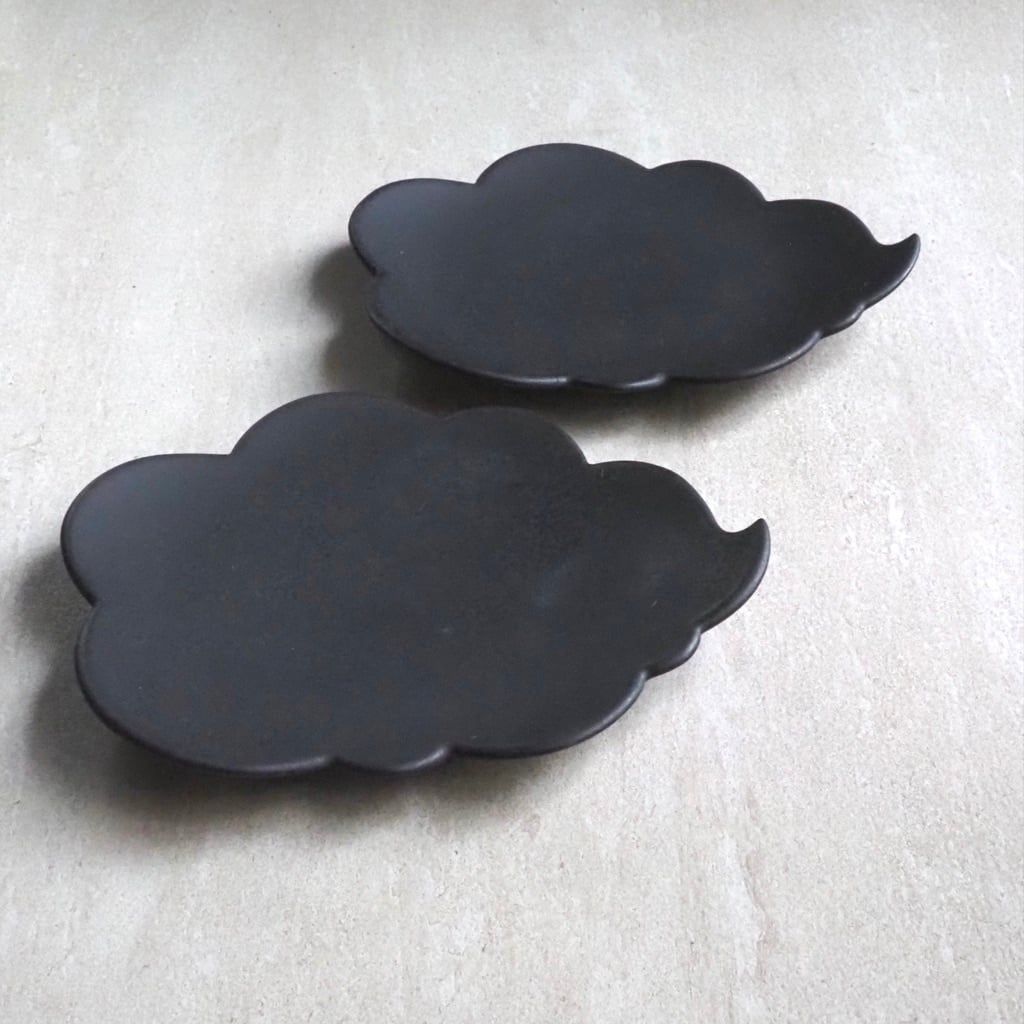 東 一仁/ウンリュウ小皿 black