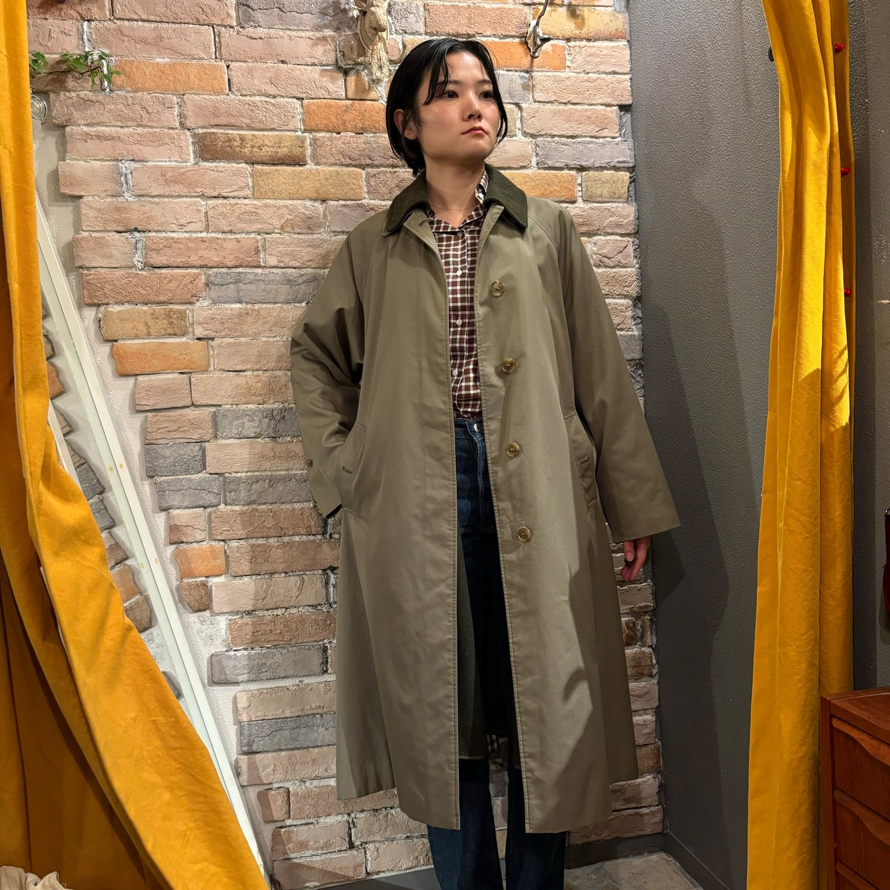 Burberry Ladies 1枚袖 緑ライナー付き ベルトテッドステン 