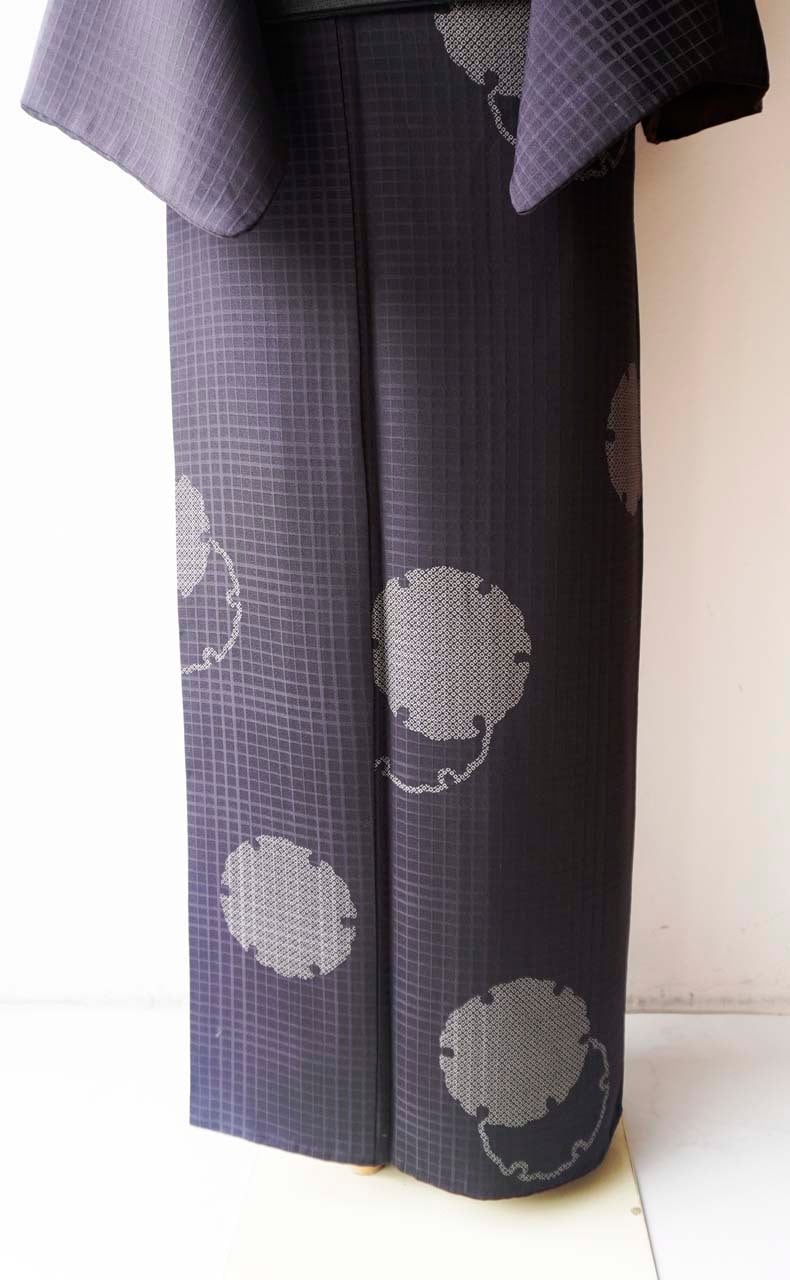 袷】黒鳶色 雪輪文 小紋 | 大山キモノ・ちぇらうなぼるた