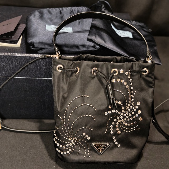 PRADA バッグ 1BE067 ナイロン ブラックシルバー Re-Nylon 未使用に近い　送料無料