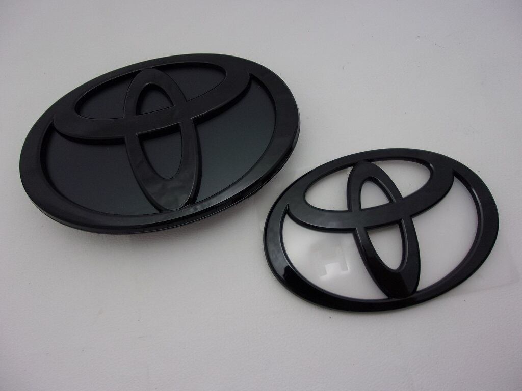 10系 ヤリス クロス ( YARiS CROSS ) トヨタカラーNo 202 ブラックエンブレム　文字 3点セット 10系 ヤリス クロス (YARiS CROSS) トヨタ202 ブラックエンブレム