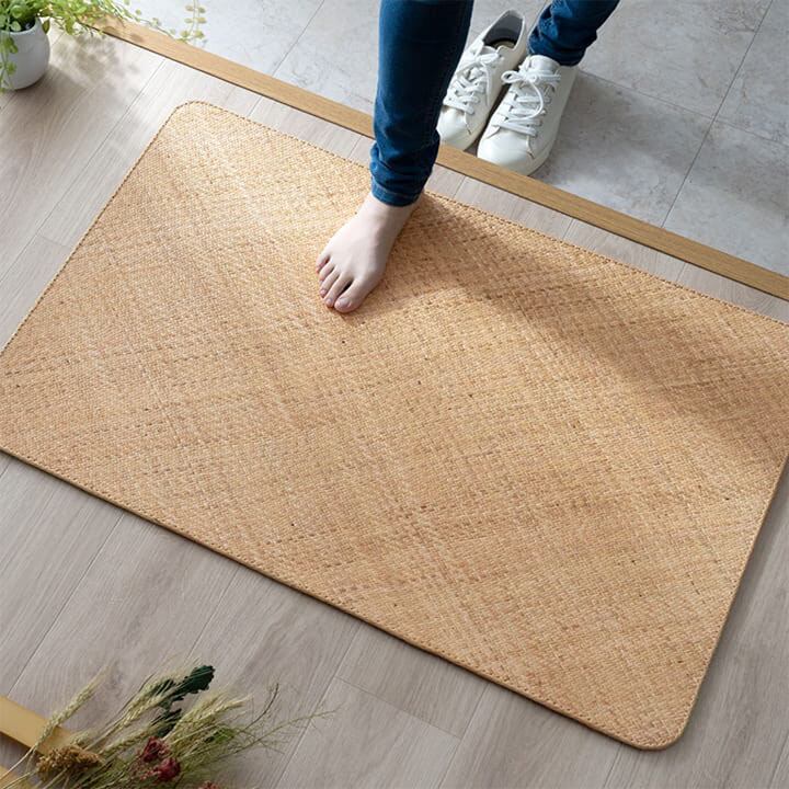 籐 敷 マット 玄関 キッチン 自然素材 アジアン ラタン ひんやり 冷感 リゾート お手入れ簡単 丈夫 耐久性 汚れにくい ハンドメイド インドネシア産 あじろ織り 約60×90cm
