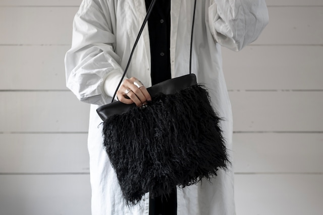 (WEB限定)  NEJIRI：clutch bag. black