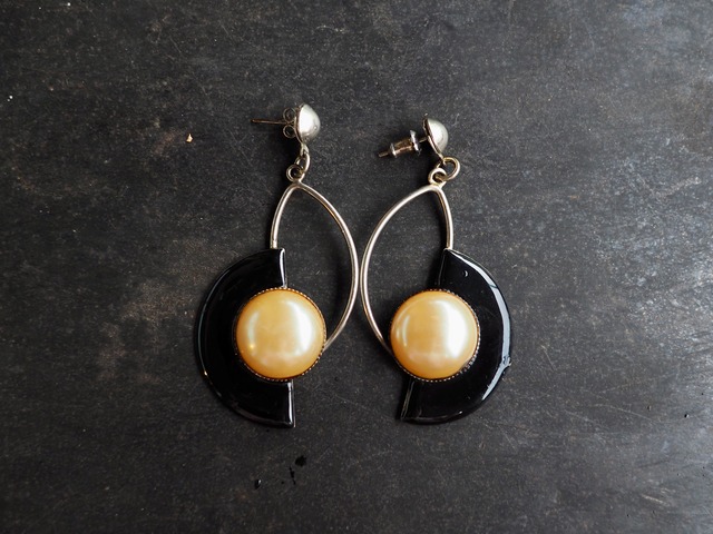 AMERICA 1970's ~ 1990's Vintage design pierced earrings