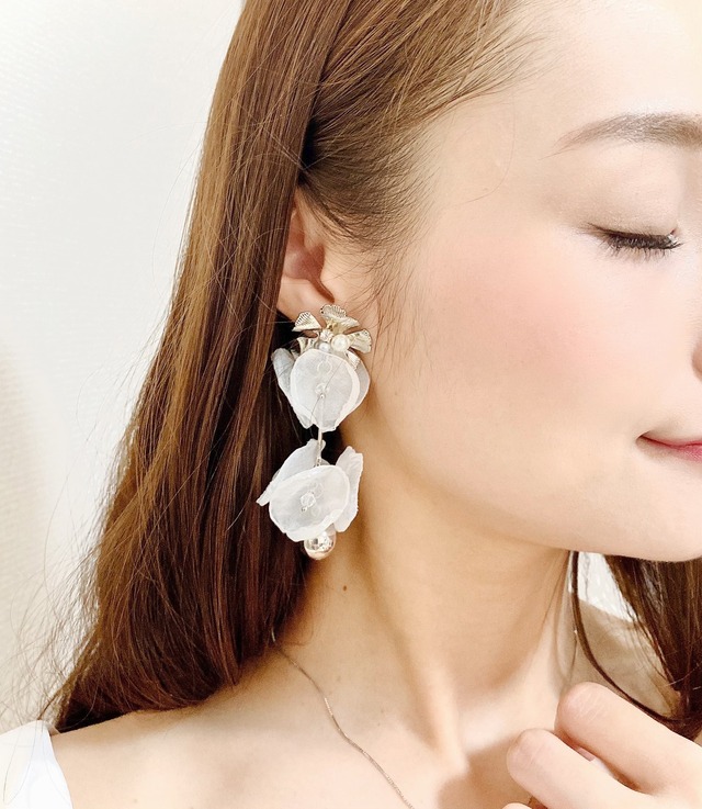 ◇L-4 シフォンフラワーピアス