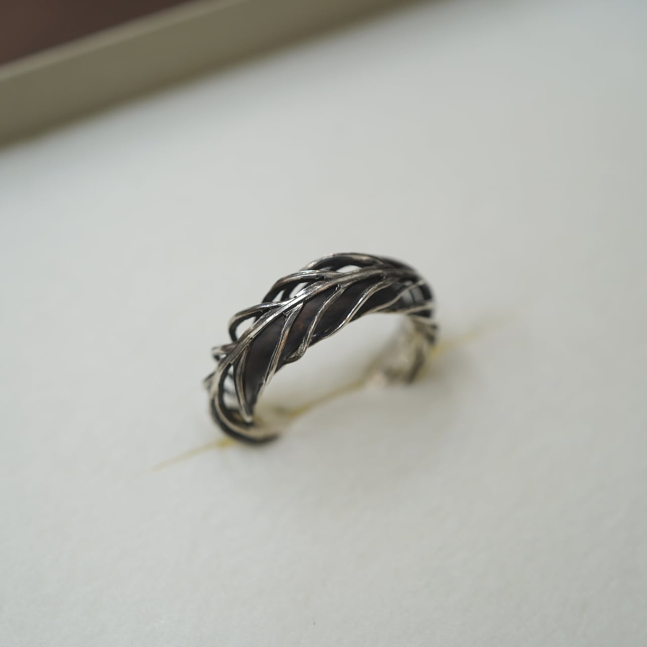 akihama 立体ボーンフェザーリング シルバー950硫化加工 16号相当