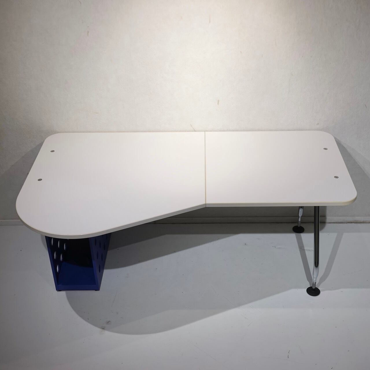 Vitra ヴィトラ Ad Hoc アドホック ワークデスク キャビネット付き