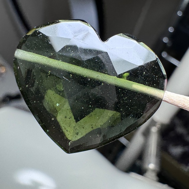 no.K44 モルダバイト・ハート 約23.8x20.7x6.1mm
