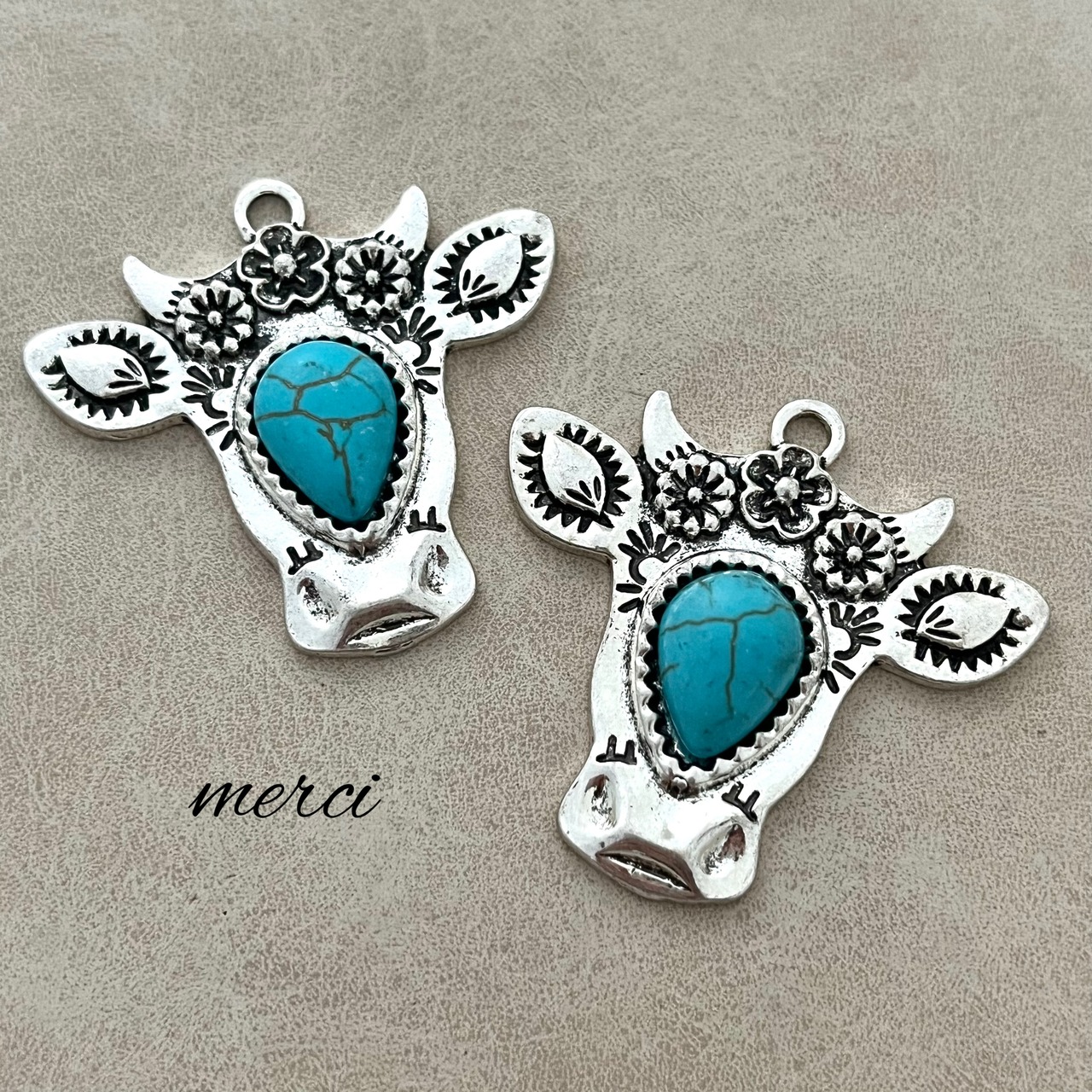 バッファローフェイスターコイズ付きチャーム/アンティーク/ボヘミアン/エスニック/ネイティブ