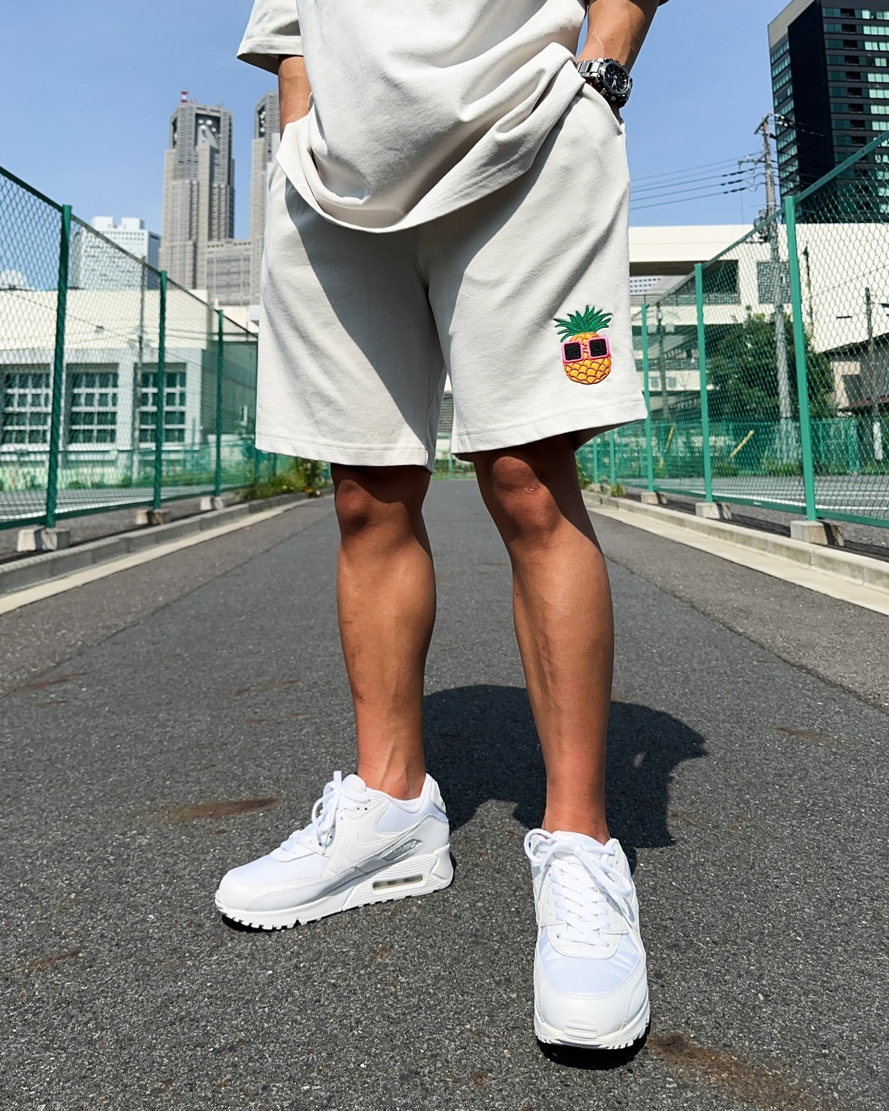 PINEAPPLE MAGNUM WEIGHT EASY SHORTS - FROST GRAY