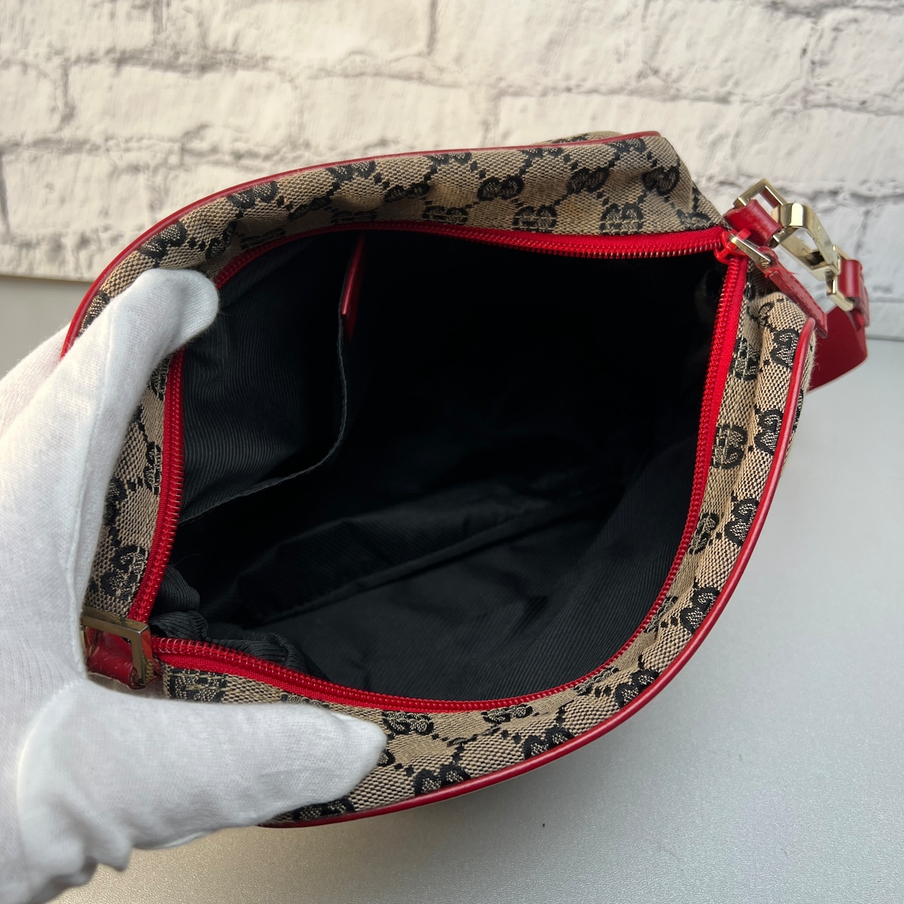 GUCCI グッチ   GGキャンバス ショルダーバッグ レッド A-10521