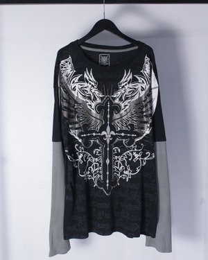 【Caka BLACK】Gothic Print × Cross Embroidery Design Layered L/S T-Shirt