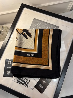 GUCCI/ vintage brown scarf.