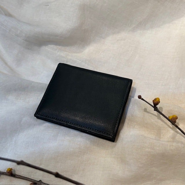 B.stuff　「エイミーⅡ」ミニマム三つ折りお財布(シダーウッド)