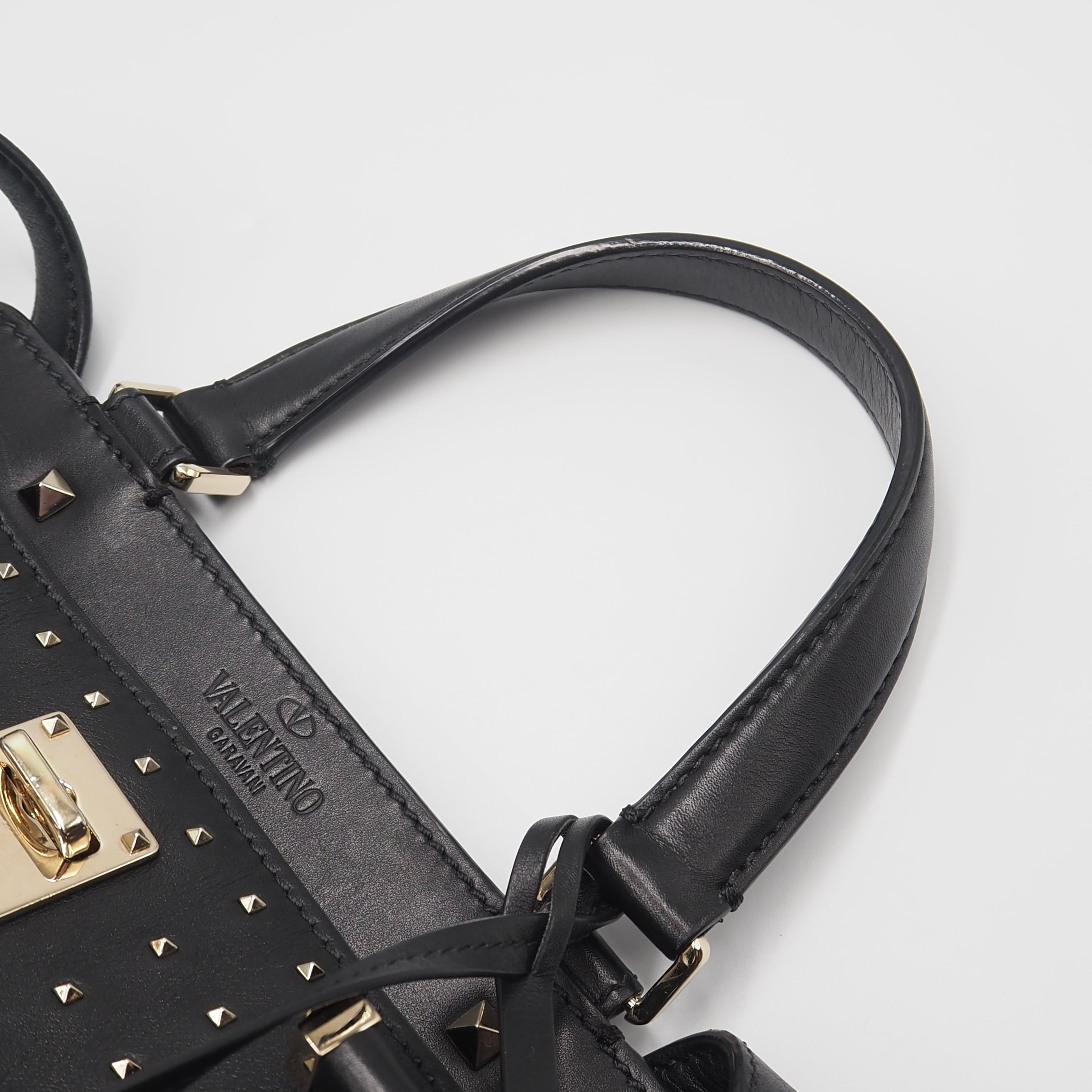 ヴァレンティノ ガラヴァーニ ロックスタッズ レザー ショルダーバッグ ブラック VALENTINO ガラヴァーニ ジョイロック ショルダーバッグ ハンドバッグ