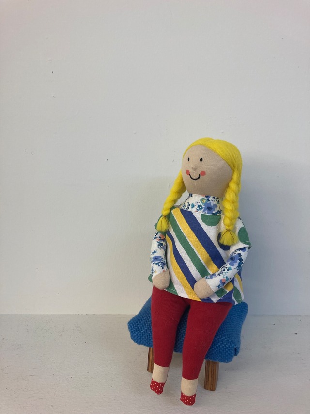 sokko doll   sitting