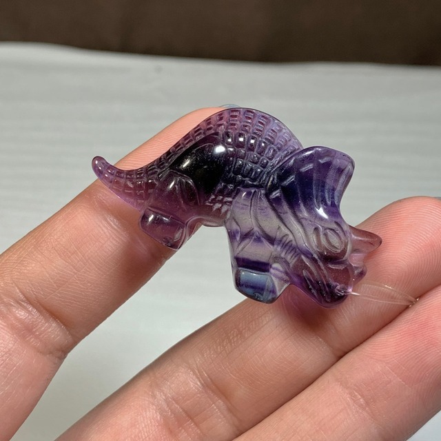 2.恐竜・トリケラトプス☆フローライトペンダントトップ