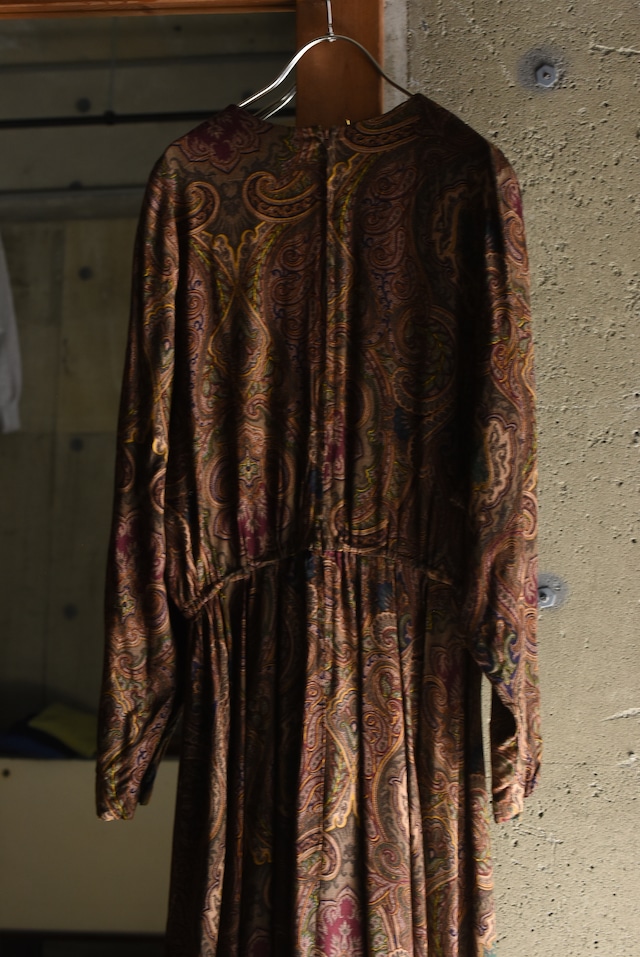 OK／80-90's "unknown" brown paisley rayon onepiece