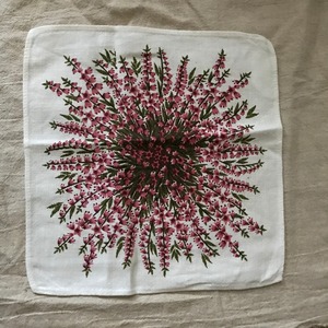 ピンクの花模様の布