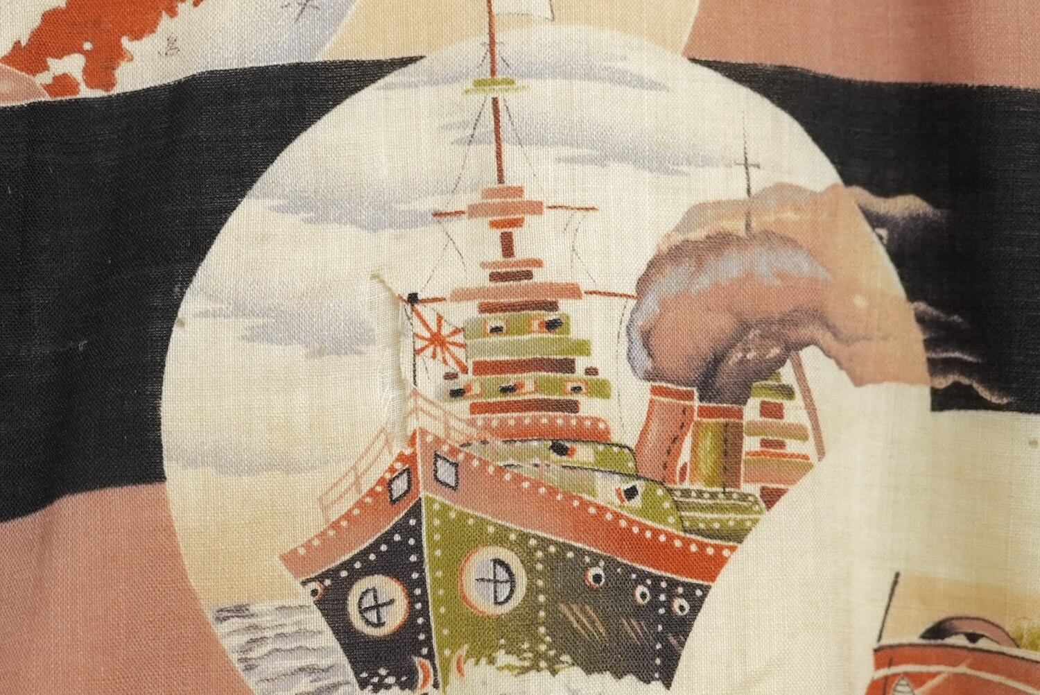 戦闘機柄　着物　子供服　古布　　戦前　戦争　　戦時資料　飛行機 戦闘機柄がトレンドだった？ | 70seeds