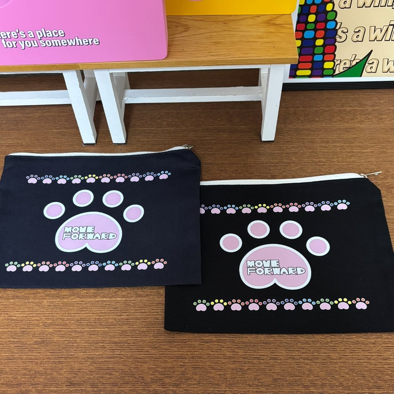 DHD(M)051【キャンパスフラットポーチ（ミッドナイトブルー）　足あと】