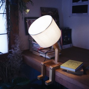 Woodman lamp