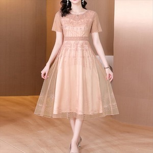 【送料無料】 ロングドレス 2色 ドレス 衣装 ワンピース パーティドレス カラードレス ミモレ 袖あり 半袖 ラウンドネック Aライン フレア 透け感 シースルー 刺繍 エレガント 上品 可愛い きれいめ シンプル カジュアル コンサバ 華やか おしゃれ お洒落 レトロ 主役級 こなれ感 高見え 高級感 フェミニン 花柄 小花柄 夏 20代 30代 40代 レディース 女性用 ママ服 ママコーデ デート 女子会 お呼ばれ 授業参観 二次会 パーティ 演奏会 誕生日会 着回し 普段使い 定番 着痩せ