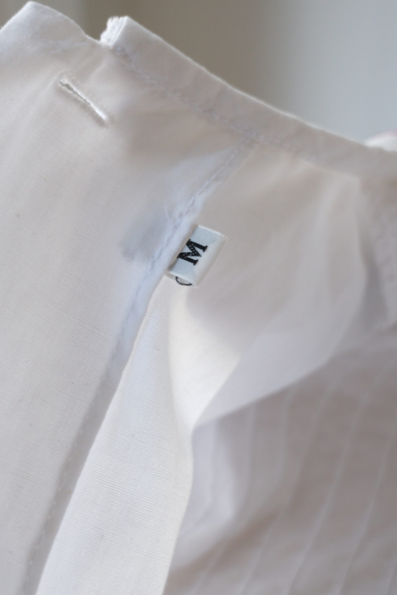 Folklore style foral embroidered blouse