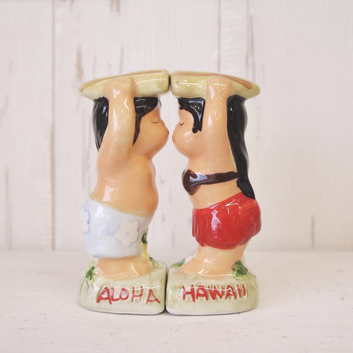 ☆ハワイ直輸入☆ソルト＆ペッパー シェイカー／塩胡椒入れ／陶器