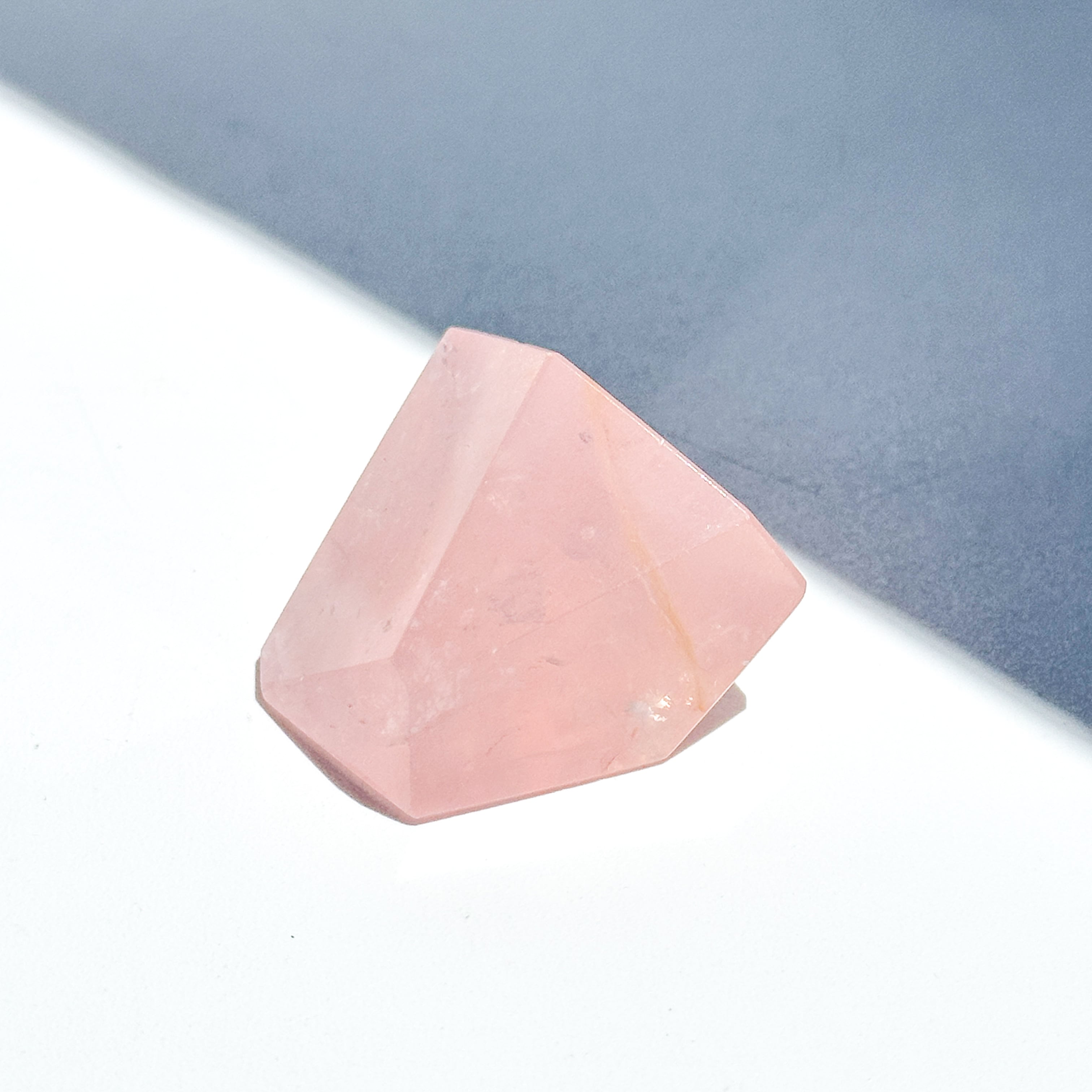 高品質】バイーア産ローズクォーツ フリーフォーム51◇ Rose Quartz