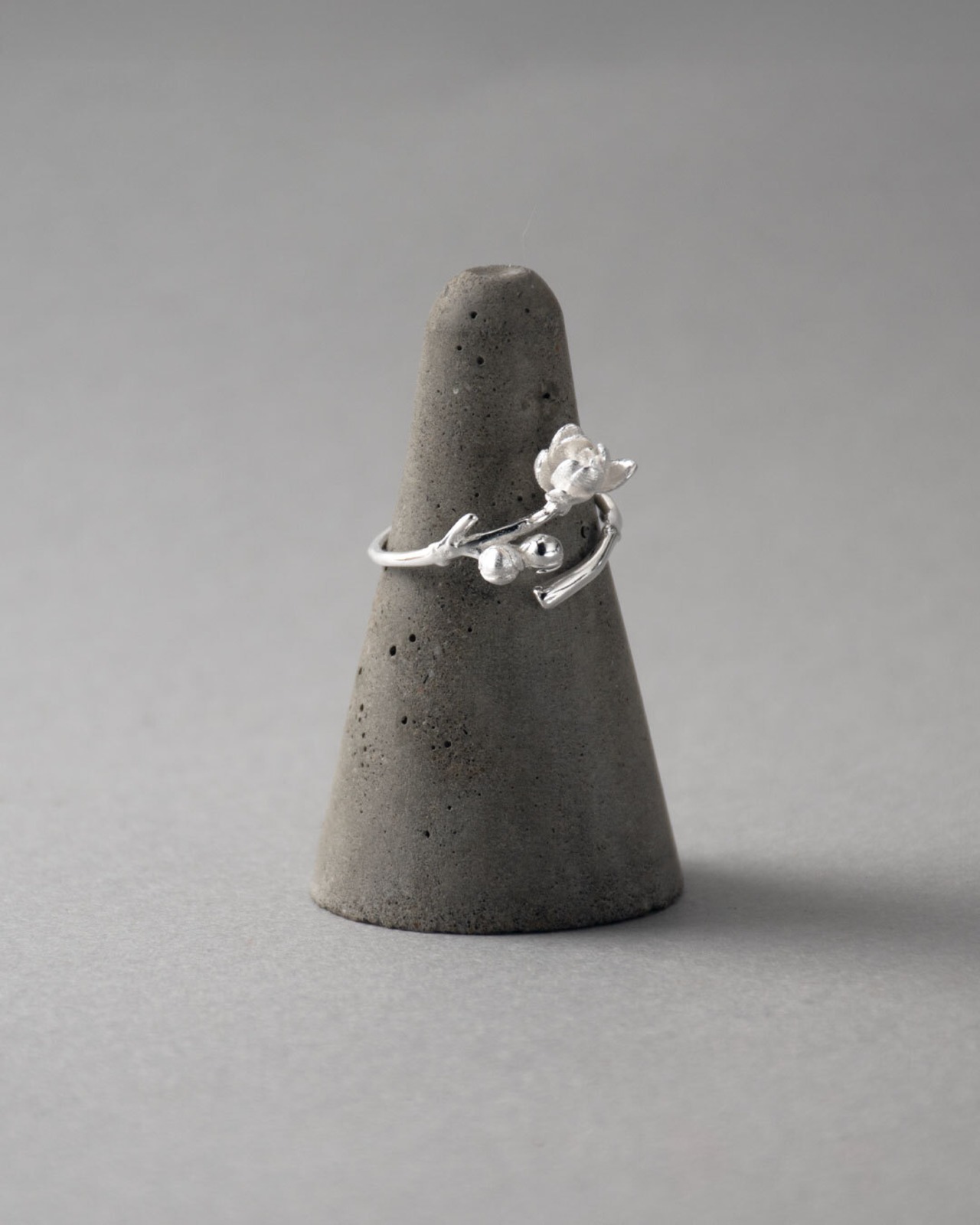 白梅の花 リング