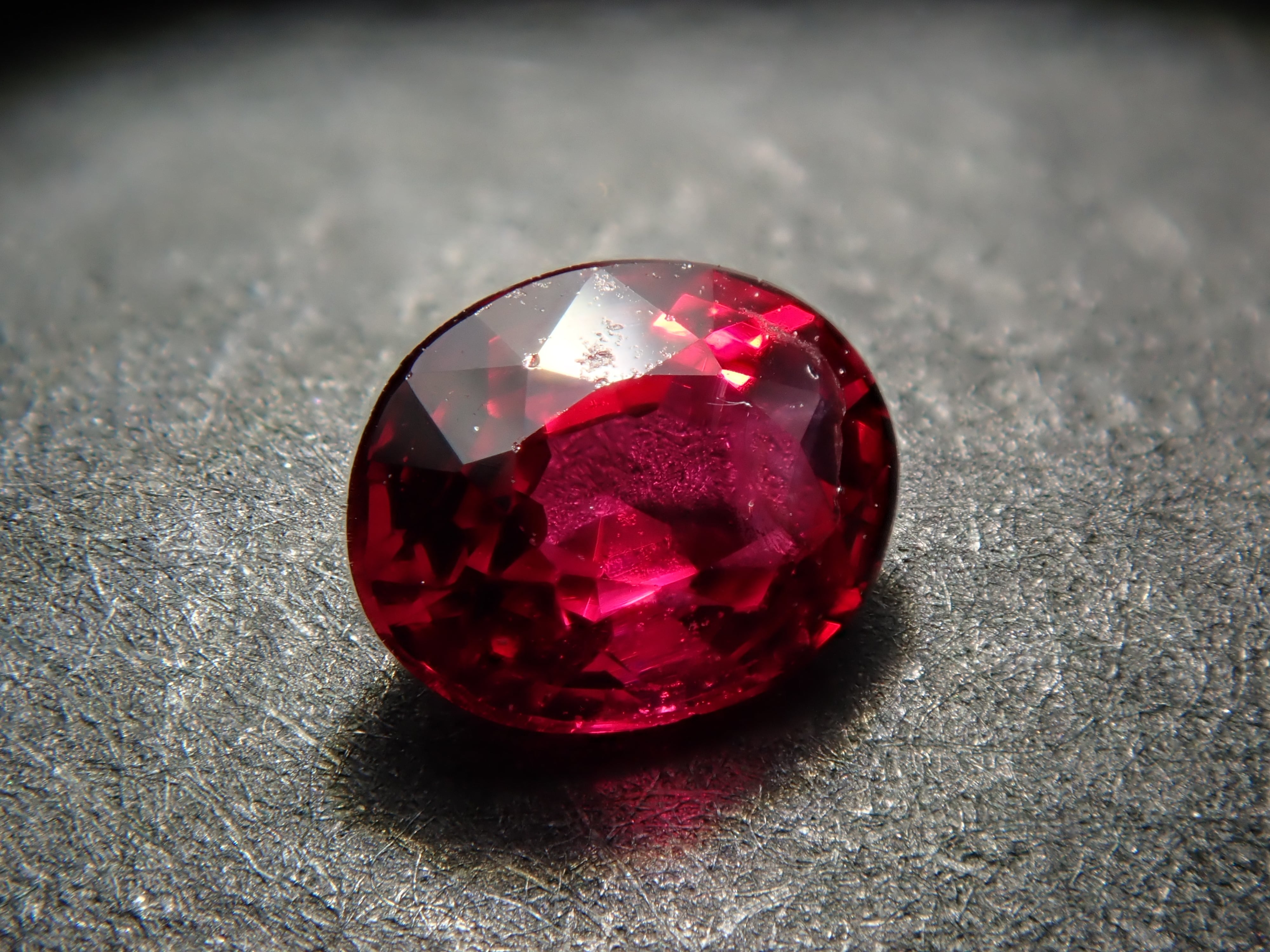 スリランカ産レッドスピネル 0.252ct | Gem Shop Urcaguary スリランカ産レッドスピネル 0.252ct | Gem Shop Urcaguary