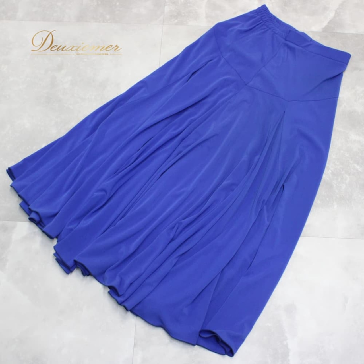 社交ダンス 衣装 スタンダード スカート レッスンウェア レディース Sanline 青 ブルー系 練習着 無地 フォーマル シンプル 上品 サンリーヌ フレアスカート 練習用 レッスン用 ダンス衣装 ロイヤルブルー きれいめ エレガント 大人 可憐 華やか 動きやすい シワになりにくい ティアドスカート ダンス スタンダード用 ボールルーム 社交ダンスレッスン 社交ダンス練習 ブルースカート 刺繍なし ファスナー仕様 ポリエステル 女性用 ウエスト調整 おしゃれ コーデ 衣装コーデ