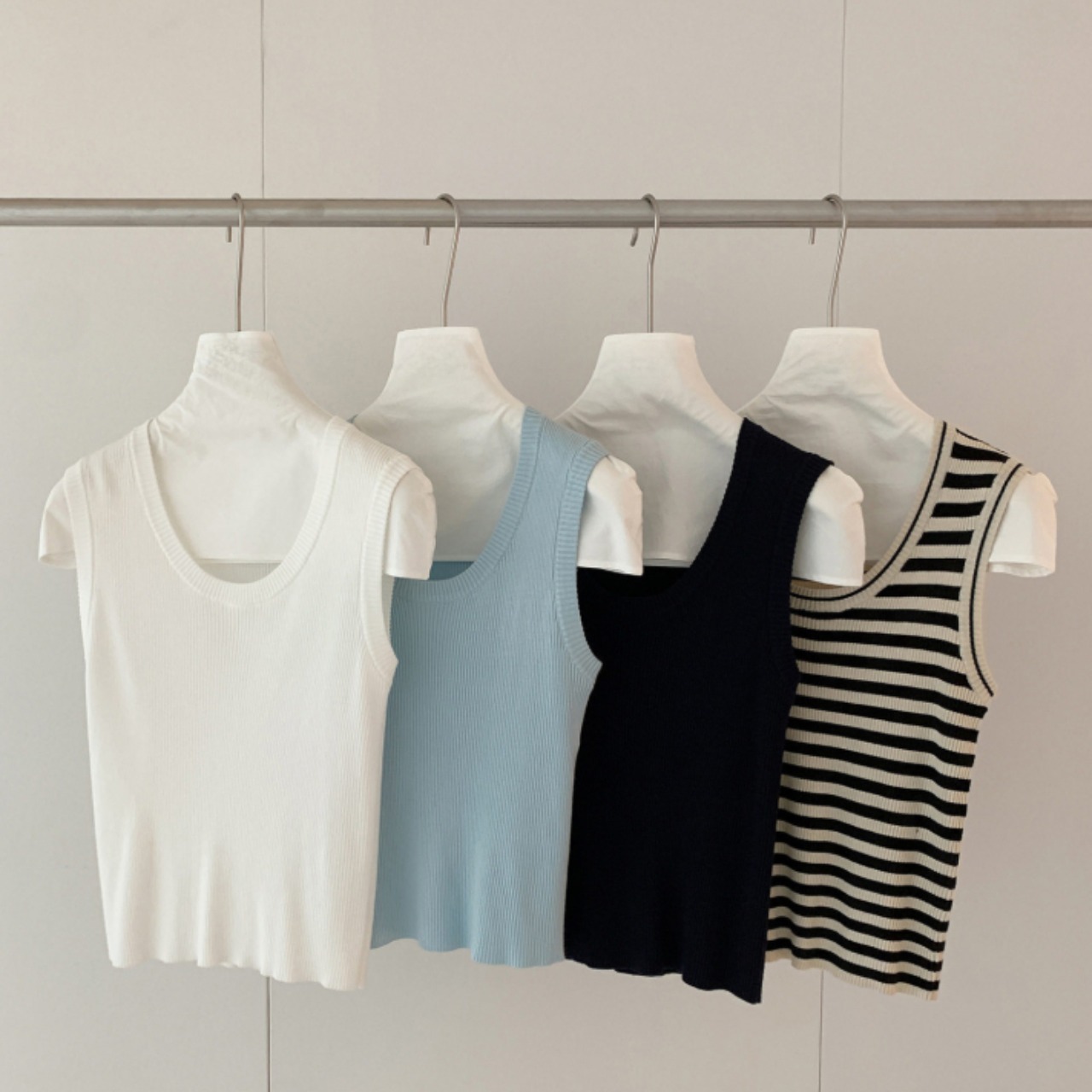 Contour Rib Tank Top F0653