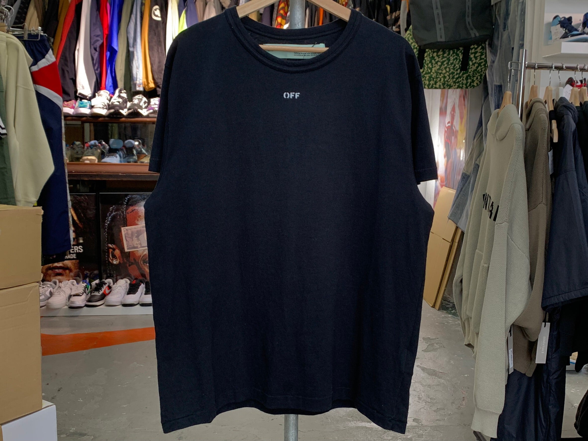 OFF-WHITE FARHENHET 451 PILL BOX TEE BLACK SMALL OFF-WHITE FARHENHET 451 PILL BOX TEE BLACK SMALL