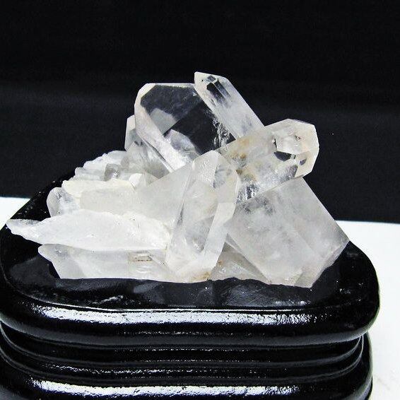 水晶 クラスター マダガスカル産 台座付属 水晶 原石 一点物 172-4349