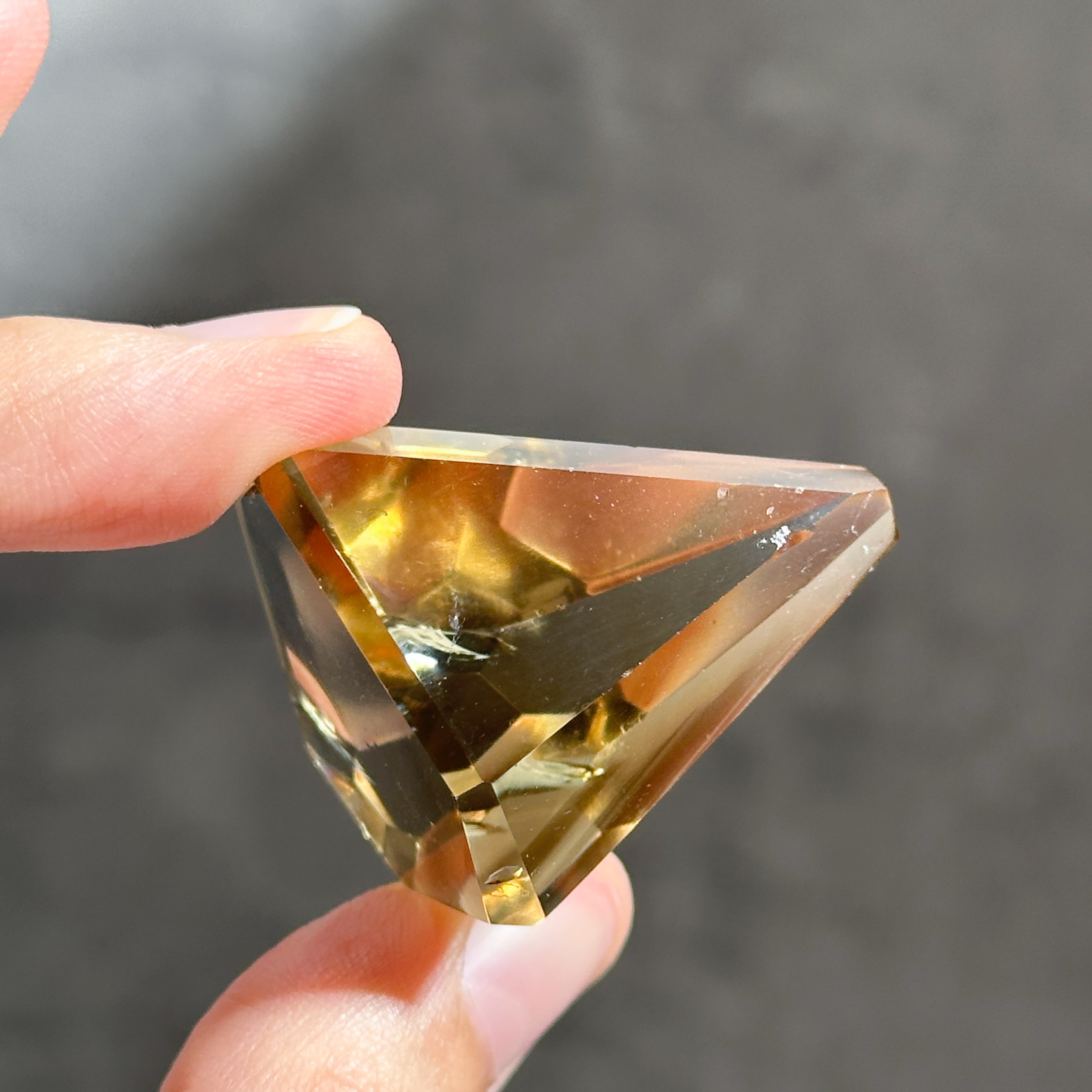 ファントム◎シトリン（黄水晶） フリーフォーム92◇ Citrine