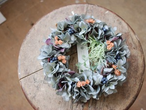 every month Wreath：アンニュイなグレージュリース/紫陽花とジプソ