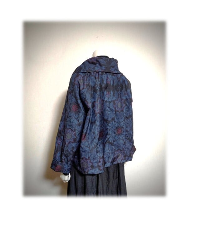 44＊大島紬 新作 ジャケット 昭和レトロ 着物リメイク 花柄 黒×紺系